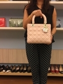 Звезды с Lady Dior Large Bag