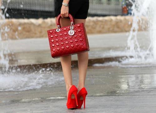 Звезды с Lady Dior Patent Large Bag