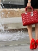 Звезды с Lady Dior Patent Large Bag